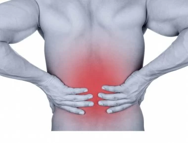 Πόνος στη μέση;- Αυτές οι κινήσεις θα σας ανακουφίσουν (βίντεο)